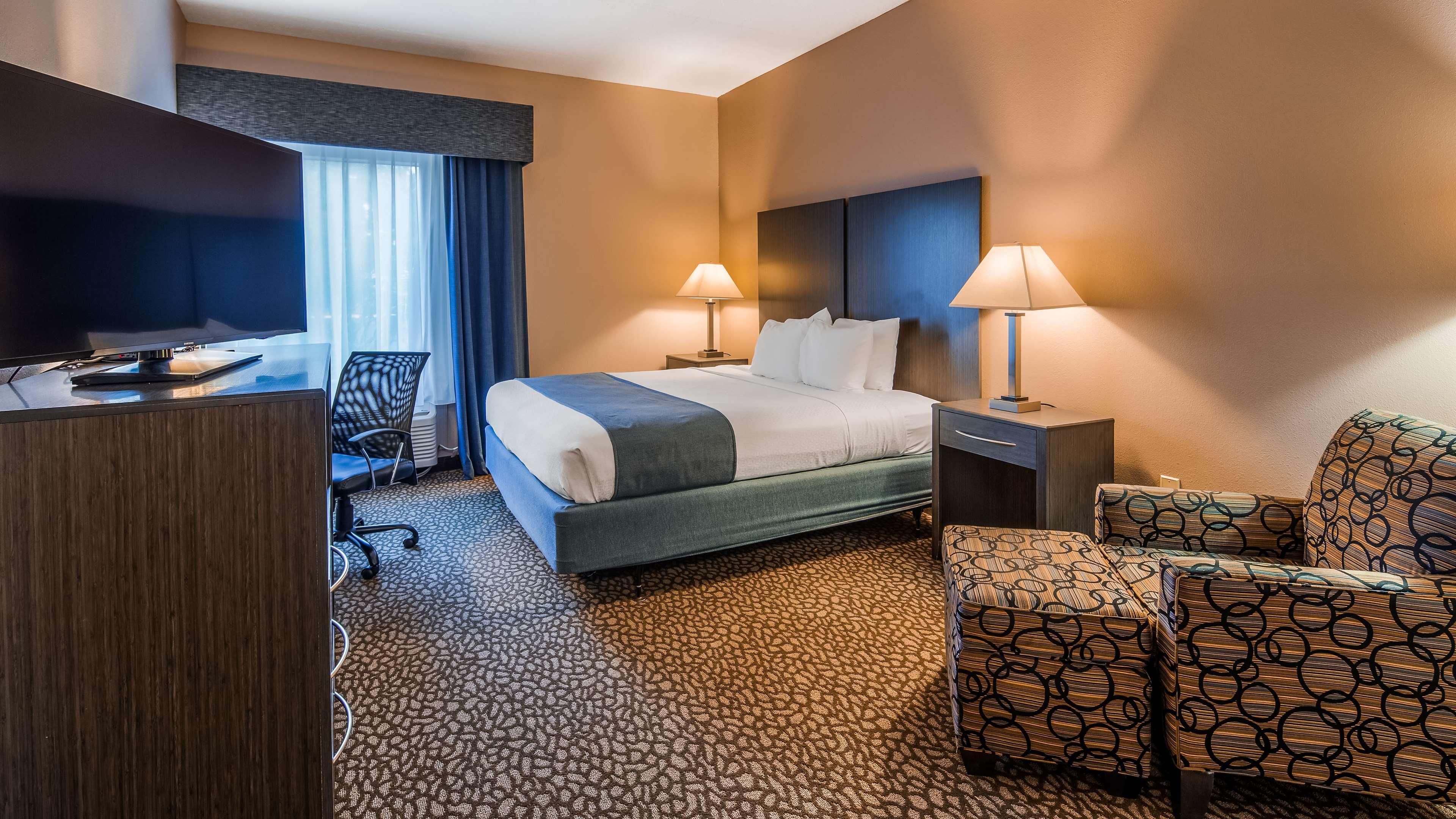 Best Western Plus Bradenton Hotel & Suites Exterior photo