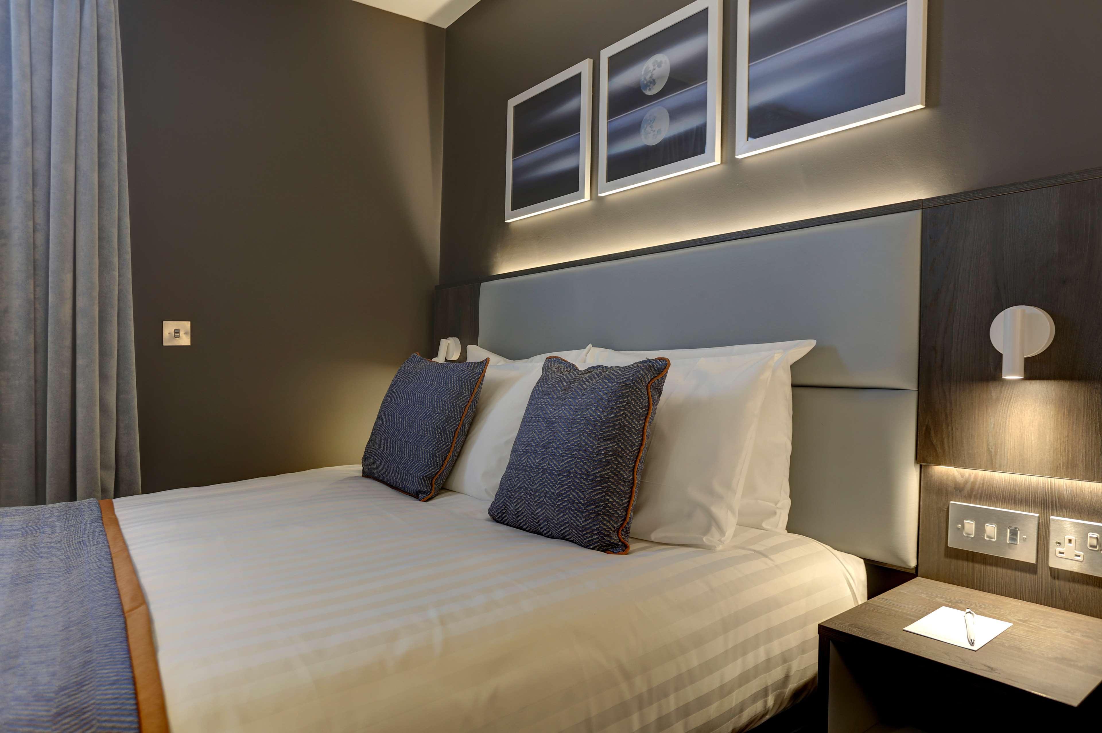 Best Western Plus Bradenton Hotel & Suites Exterior photo